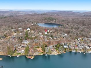 72 Hudson Dr, West Milford Twp., NJ 07480