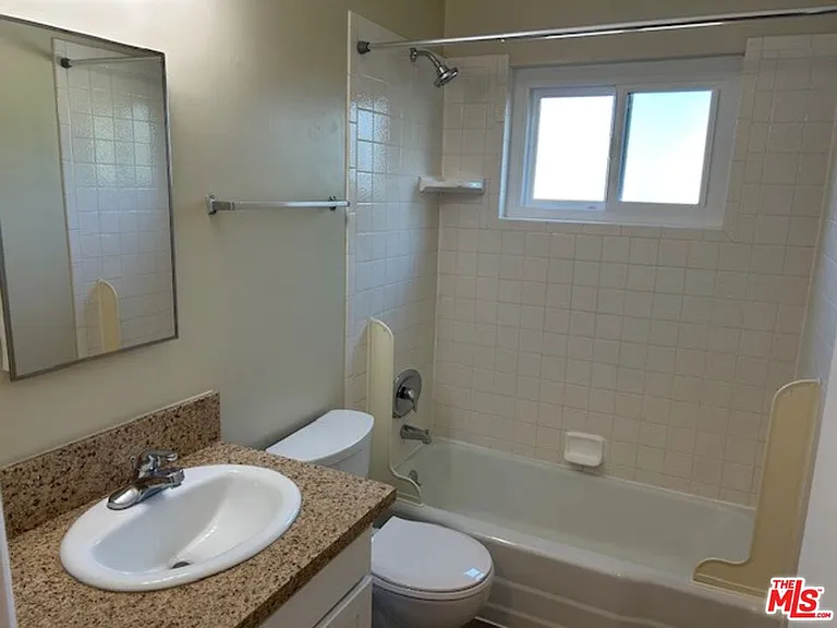 1428 S Bedford St #6 — Photo 16