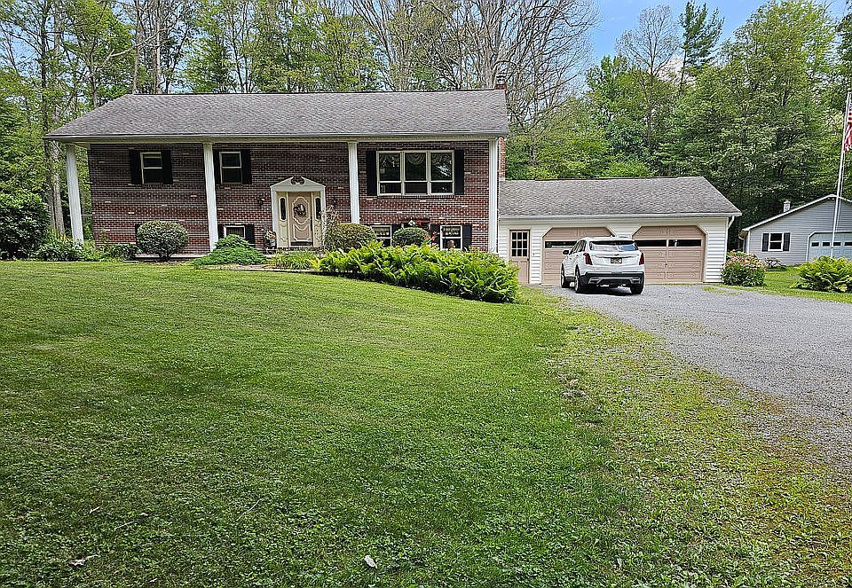 Lovely country home next to 