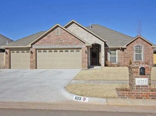 11213 SW 38th St, Mustang, OK 73064