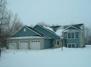 2717 Prairie Rd, Grand Forks, ND 58201