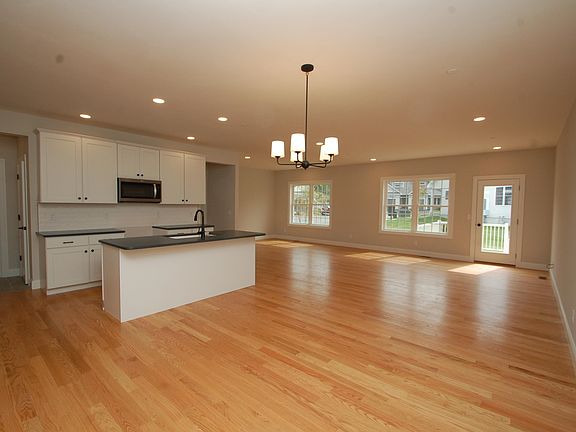 4th image of 14 Chesterfield Lane #9A