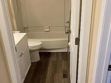 Full bath upstairs
