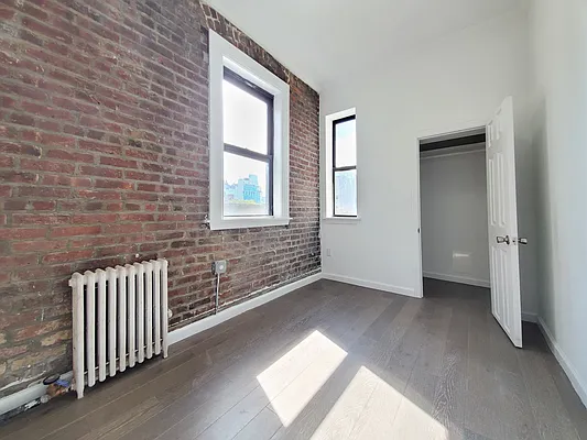 Rented by Brighton Management | media 16