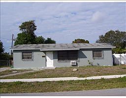 2nd image of 5141 NE 8th Ave