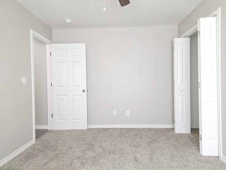 1506 E 21st St — Photo 19
