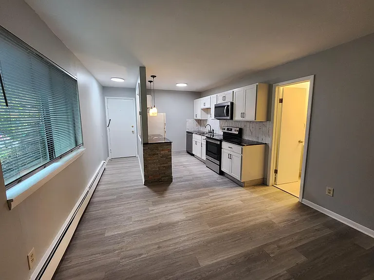 105 Herkimer St #17 — Photo 6