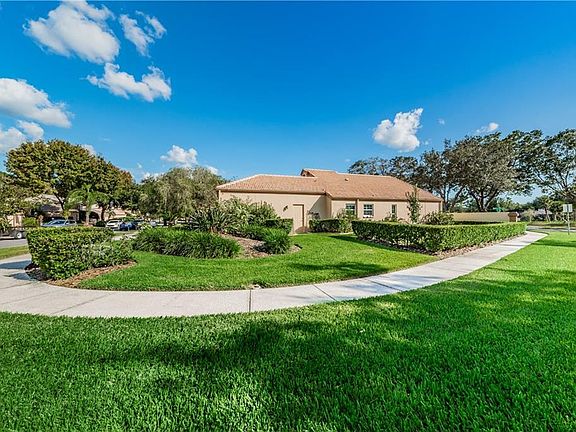3rd image of 9315 Fairway Lakes Ct
