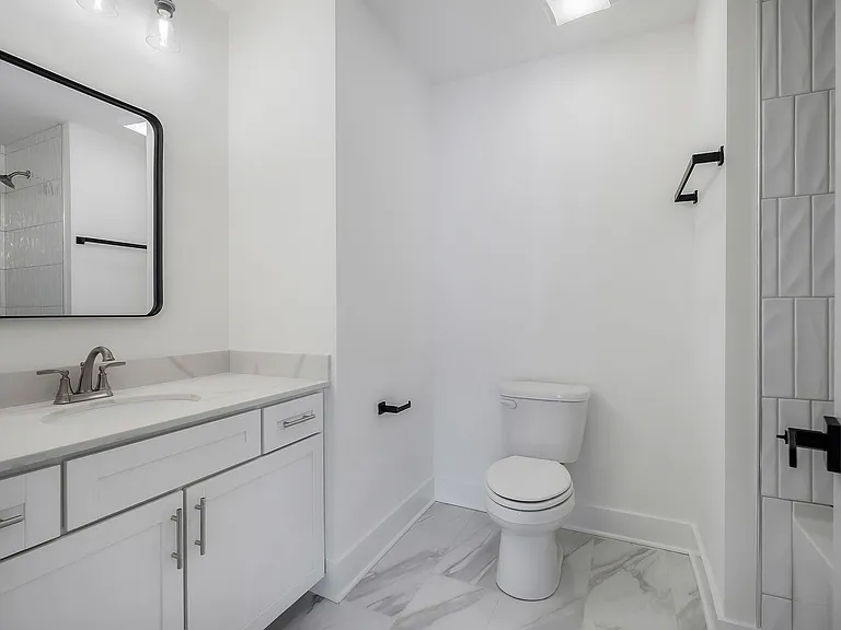 209 S High St — Photo 17