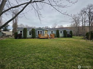 195 2nd St SE, Dixie, WA 99329