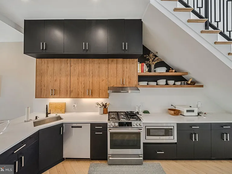 1462 Chapin St NW #8 — Photo 7