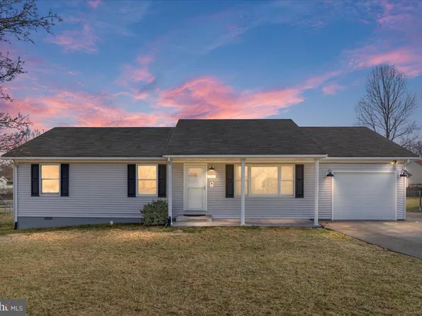 214 Nightingale Ave, Stephens City, VA 22655