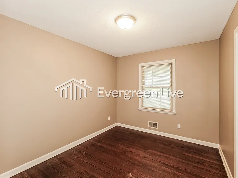4423 S Union Ave — Photo 13