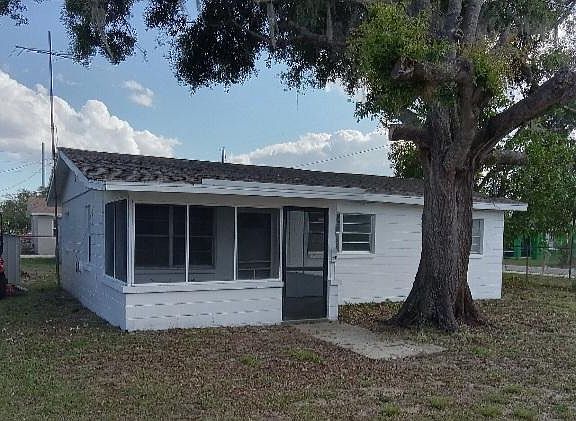 2nd image of 300 Joe Hilton St