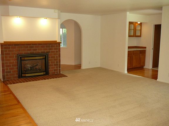 5th image of 7711 Champagne Lane NW