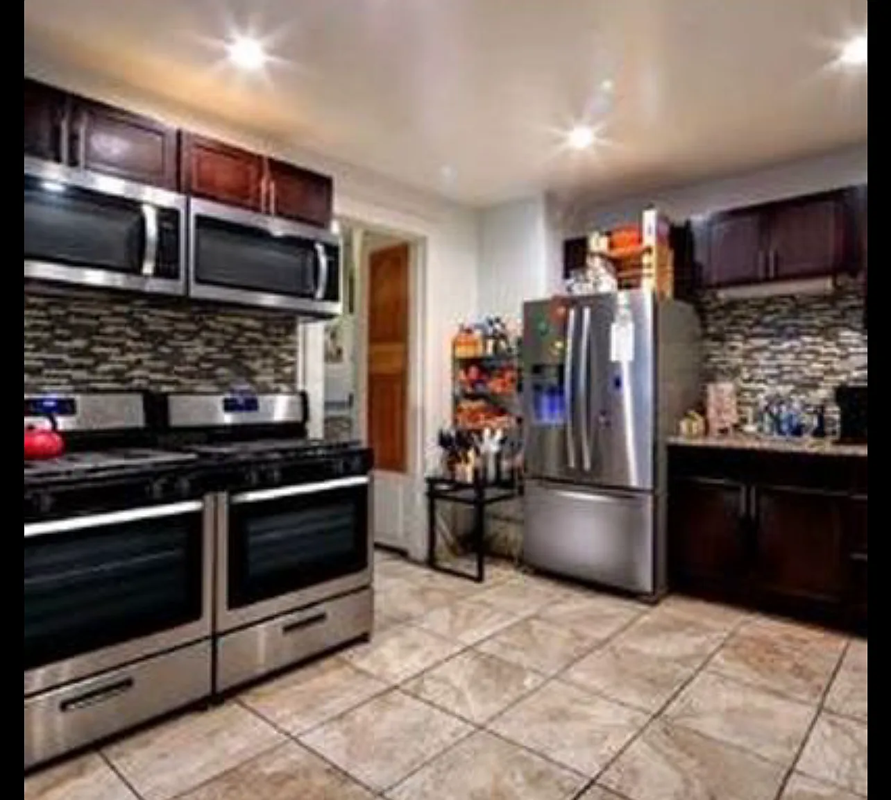 8 bed, 3.5 bath, 3600 sqft, $6,200 — Photo 2