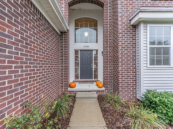 2nd image of 21484 Riverwalk Ct