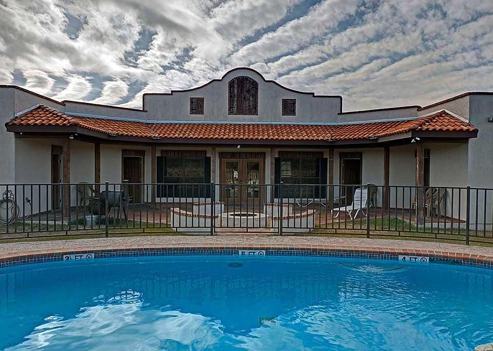 1st image of 595 Tierra Linda Dr