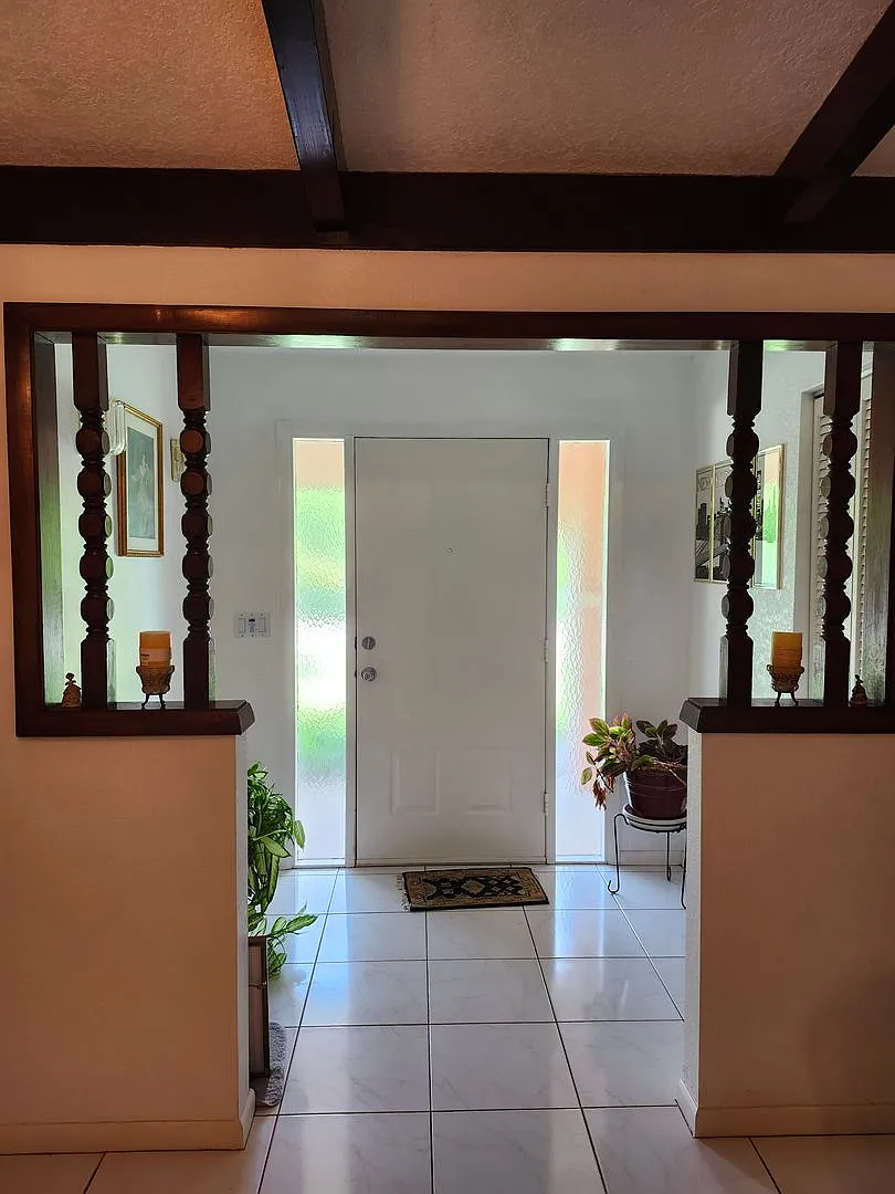 Very Nice Port Charlotte Home For Annual Rent! — Photo 3