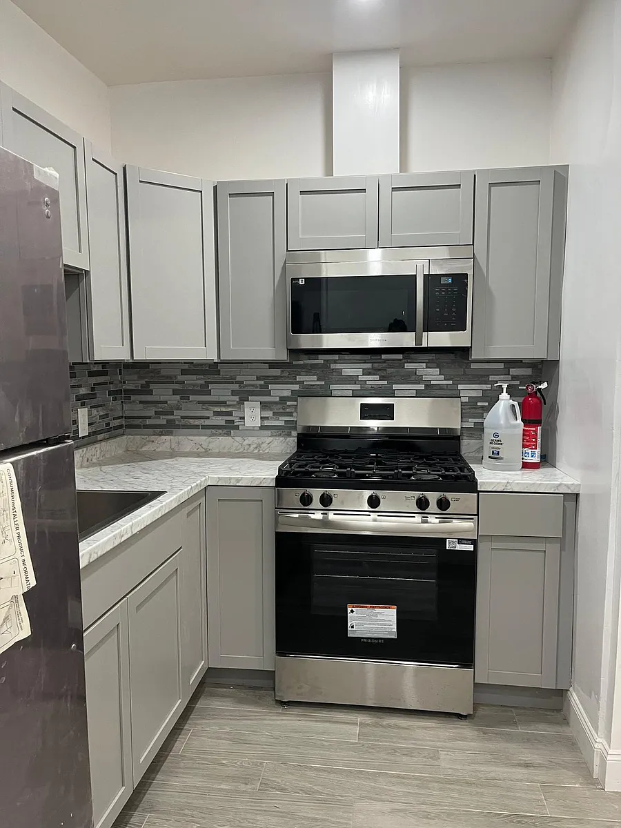 Building Photo - 415 S 10th St #2