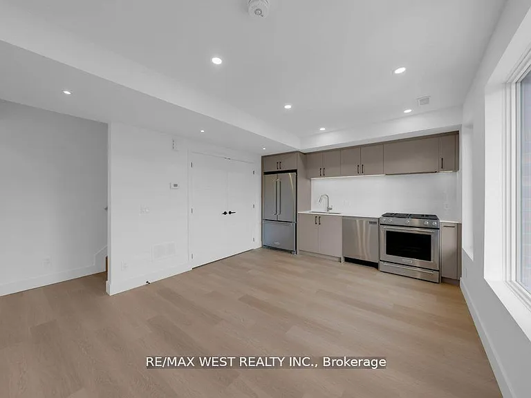 502 Atlas Ave #C — Photo 12