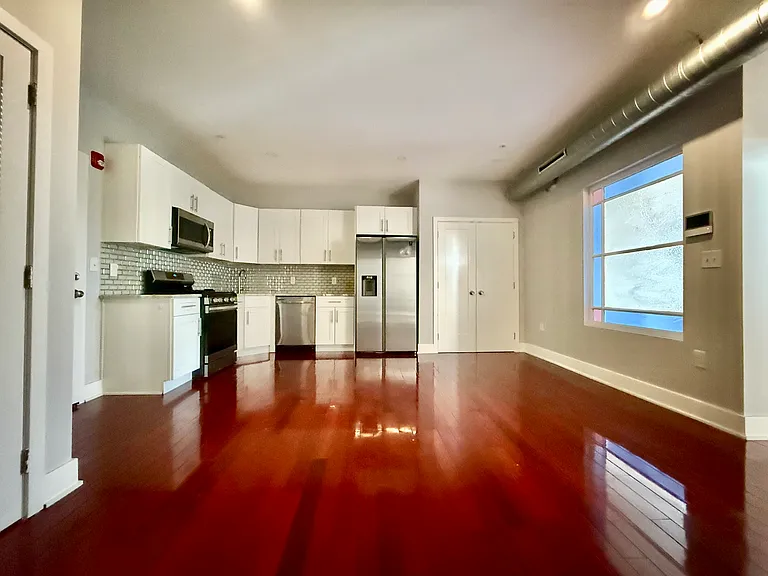 302 Richmond St #A18 — Photo 3