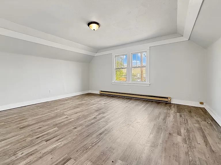 1818 7th Ave — Photo 14