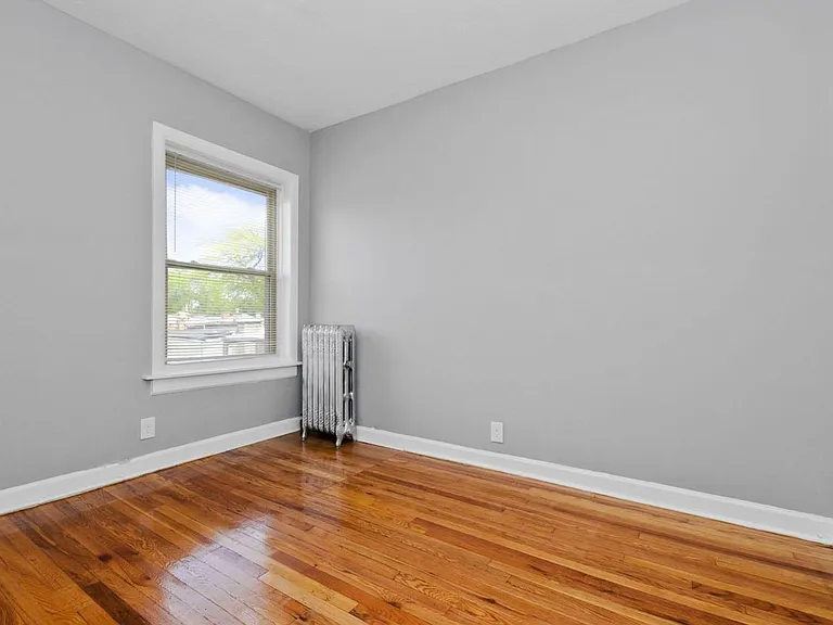 7556-58 S. Calumet Ave. / 320-28 E 76th St. — Photo 13