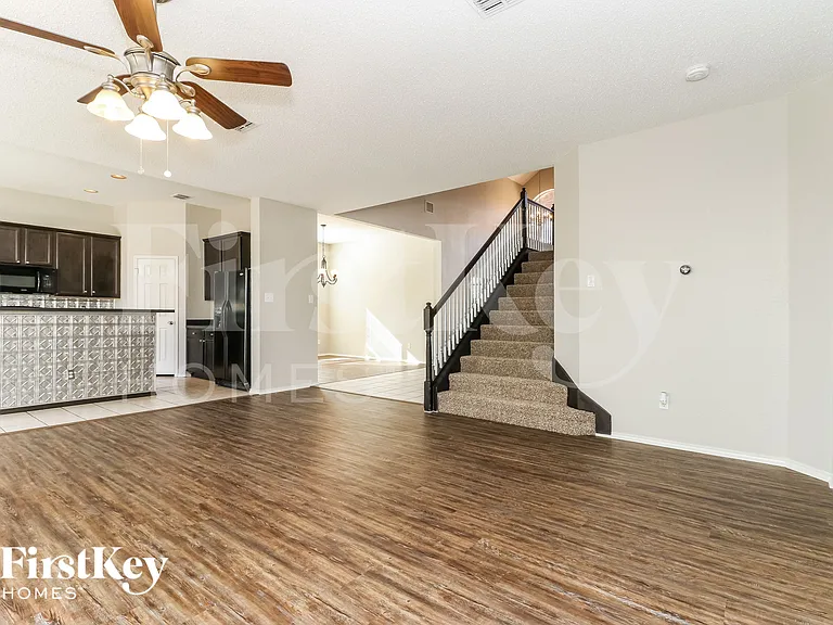 1910 Winter Park Dr — Photo 4
