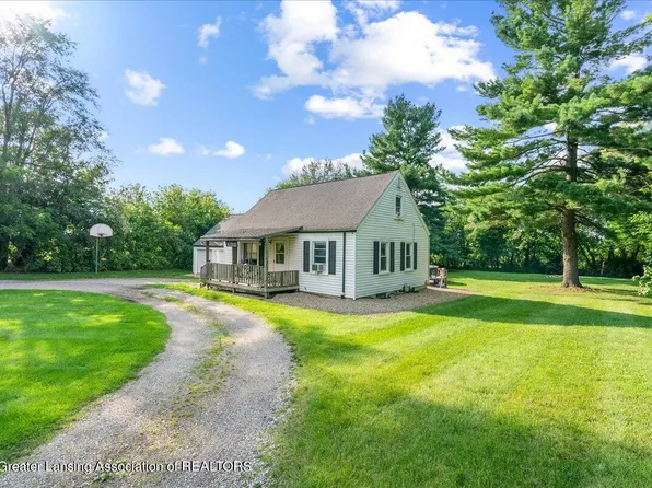 10333 Plains Hwy, Eaton Rapids, MI 48827