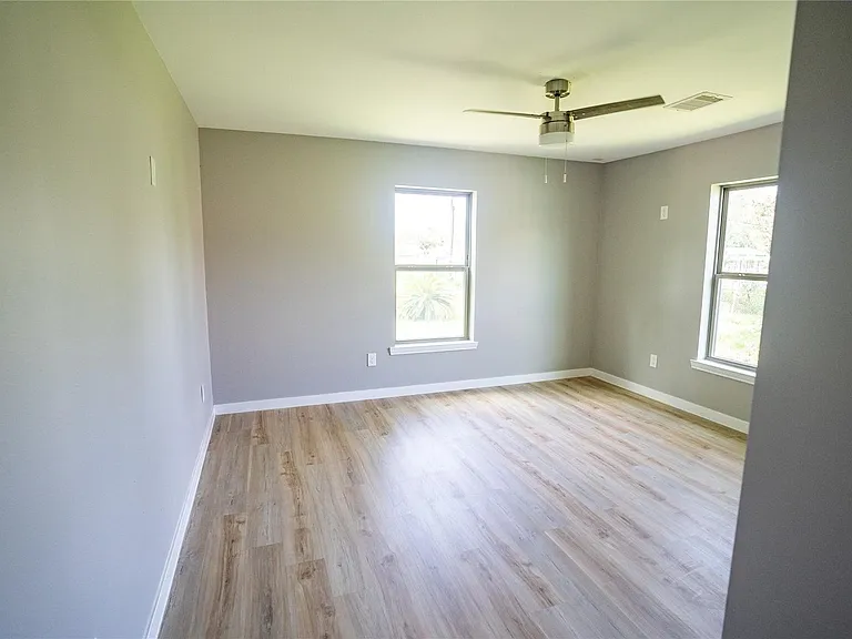 3118 Memel St — Photo 10