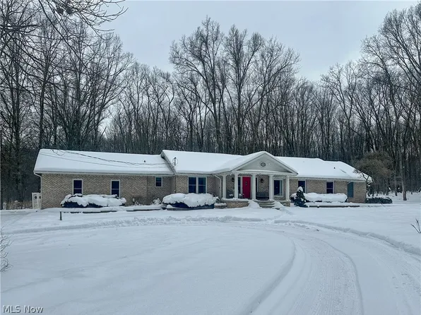 5516 Benton Ln, Brookfield, OH 44403