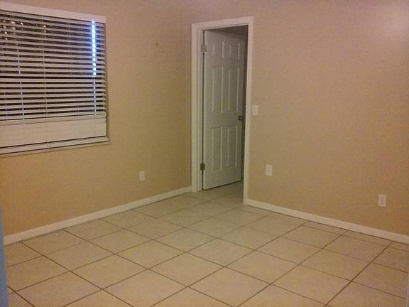 2nd image of 512 SW Bacon Ter
