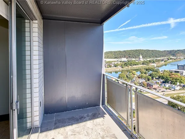 1800 Roundhill Rd APT 1704, Charleston, WV 25314