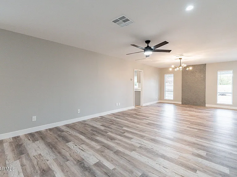 2318 E Lupine Ave — Photo 28
