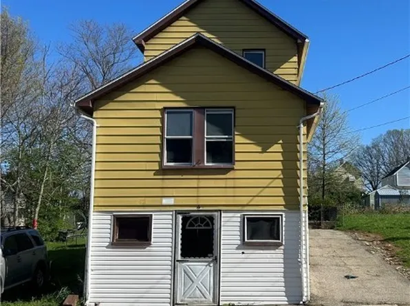 16 Tremble Ave, Campbell, OH 44405