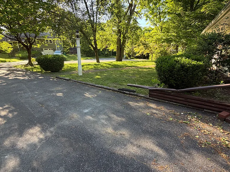 54 Tree Top Ln — Photo 25