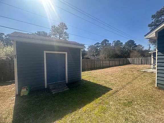 3rd image of 804 Deer Haven Ct