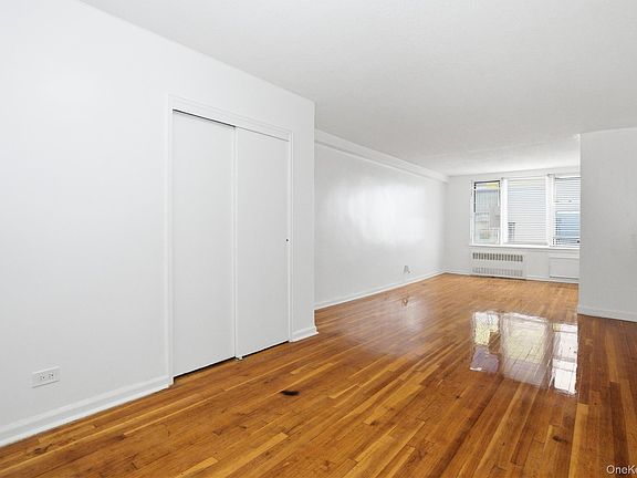 5th image of 2385 Barker Avenue #6S