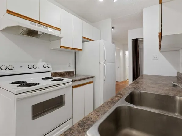 114 W Mount Pleasant Dr #306, Camrose, AB T4V 2M7