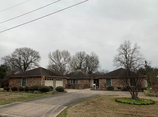 413 W 10th St, Stuttgart, AR 72160