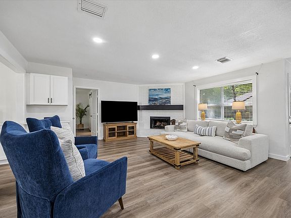 3rd image of 25427 Elm Creek Dr