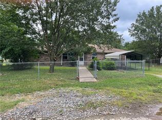 21559 W Forest Ave, Howe, OK 74940