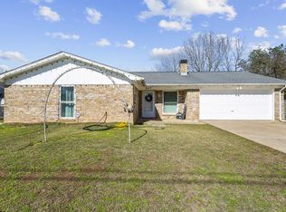 207 Palm Dr, Palestine, TX 75803