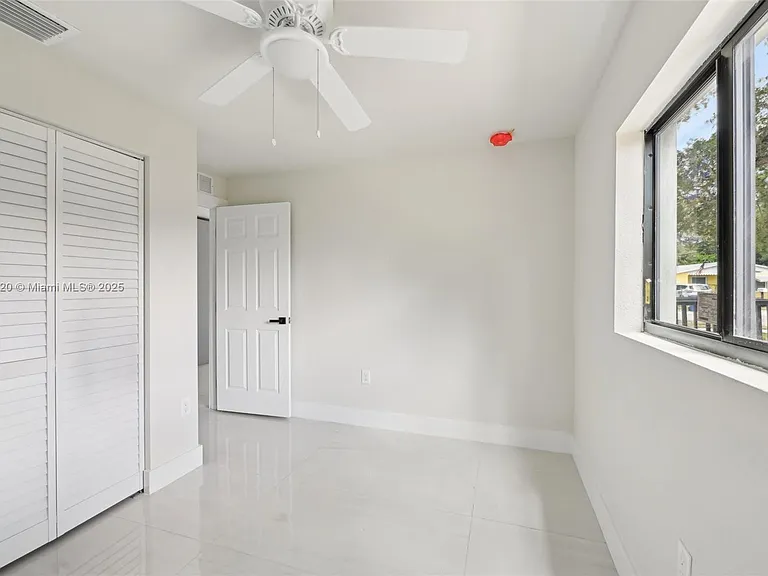 10340 NW 29th Ave #10340 — Photo 8