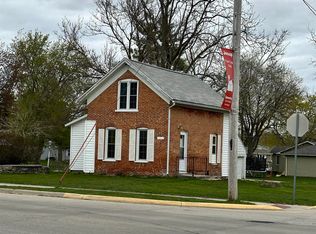 355 6th St, Jesup, IA 50648