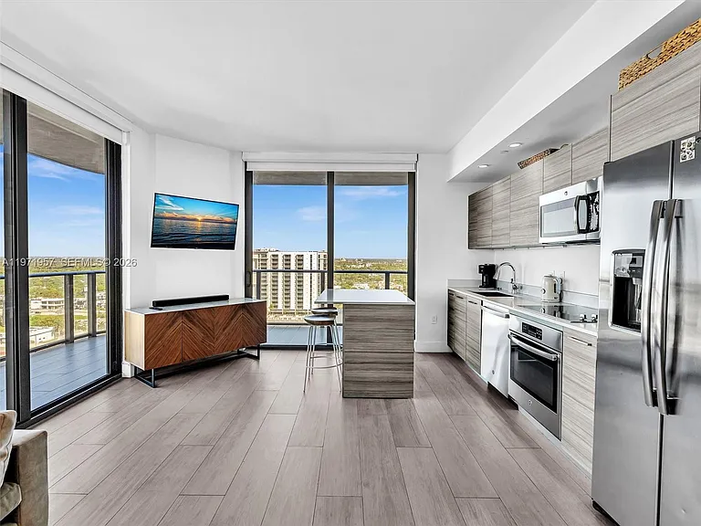 121 NE 34th St #2016 — Photo 14