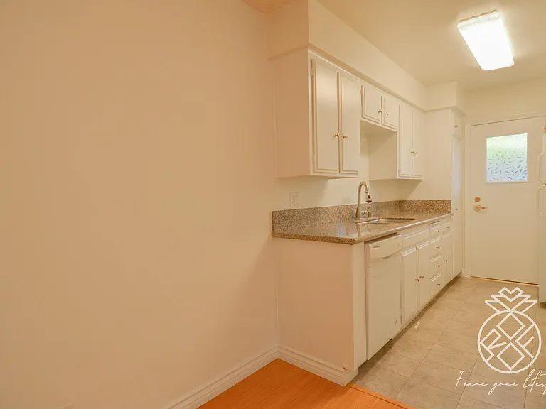 7607 Saint Bernard St #3 — Photo 13