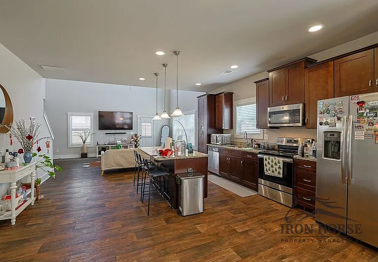 484 Park West Blvd — Photo 7