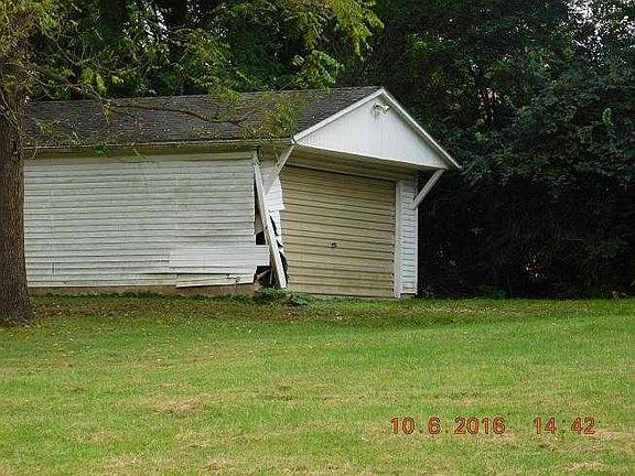 detached garage